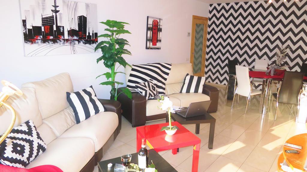 Alexandra'S Beach-Port Badalona Room photo